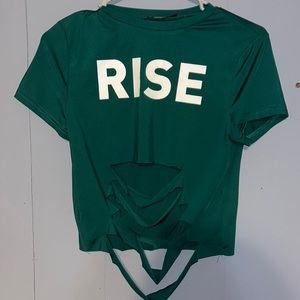 Crop slit shirt